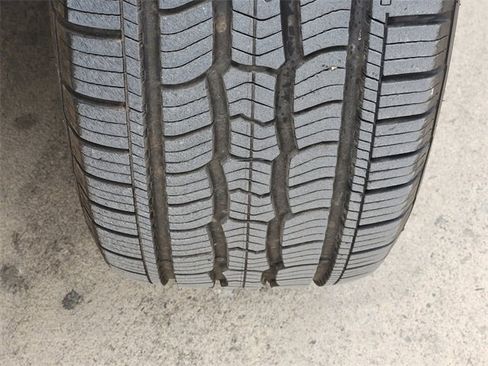 Used 2018 Chevrolet Silverado 1500 LT w/ Texas Edition image 11