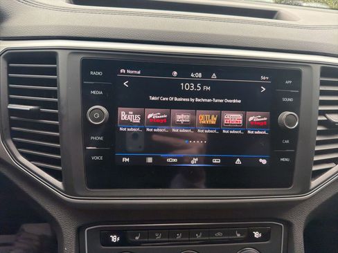 Used 2021 Volkswagen Atlas Cross Sport SE w/ Panoramic Sunroof Package image 14