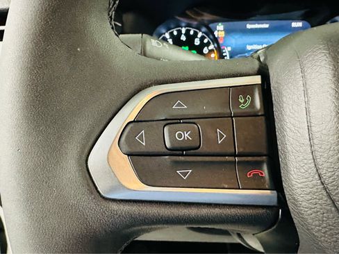 Used 2024 Jeep Compass Latitude AWD/4WD image 15