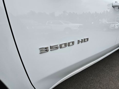 Used 2021 Chevrolet Silverado 3500 LT AWD/4WD image 11