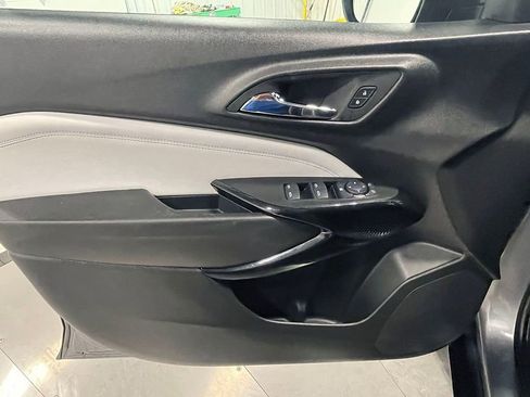 Used 2024 Chevrolet Trax LT FWD image 18