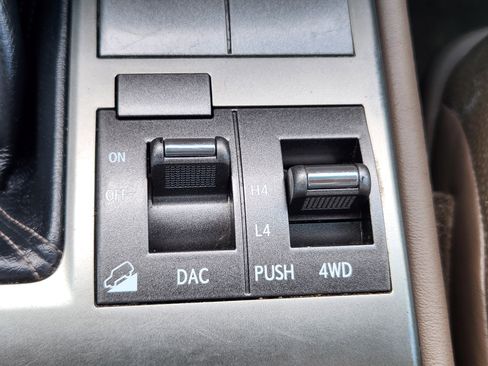 Used 2015 Lexus GX 460 image 31