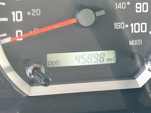 Used 2024 Chevrolet Low Cab Forward 5500XD image 27