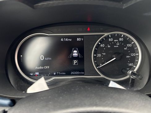 Used 2025 Nissan Versa SV FWD image 37