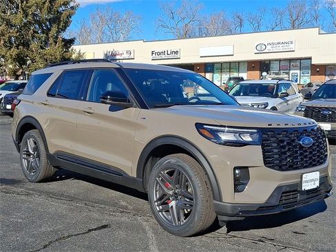 New 2026 Ford Explorer ST-Line w/ ST-Line Street Pack image 2