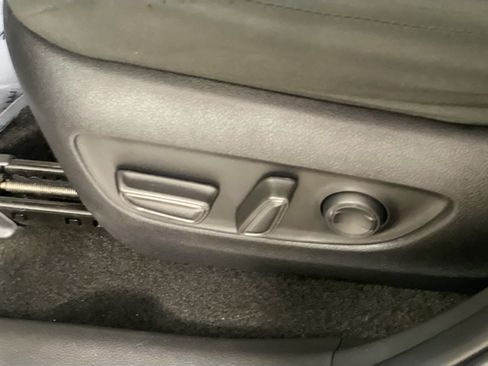 Used 2025 Toyota RAV4 XLE w/ Convenience Package FWD image 16