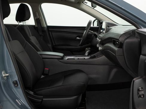 Used 2025 Nissan Sentra SV image 16