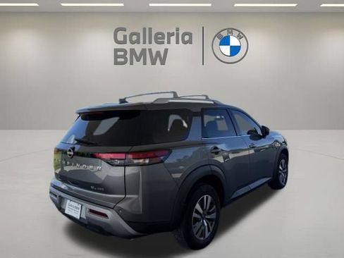 Used 2023 Nissan Pathfinder SL AWD/4WD image 7