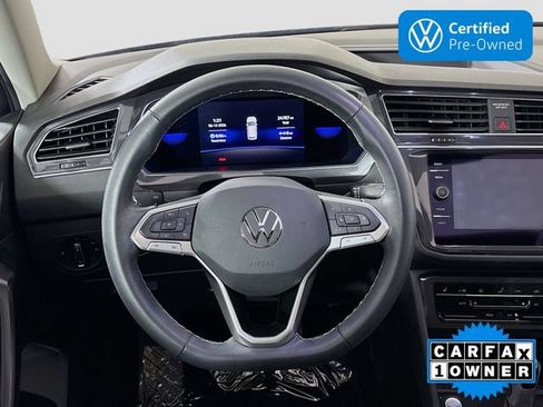 Used 2023 Volkswagen Tiguan SE w/ Panoramic Sunroof Package AWD/4WD image 11