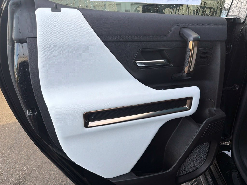 Used 2025 GMC Hummer EV 3X w/ LPO, Sport Package AWD/4WD image 13