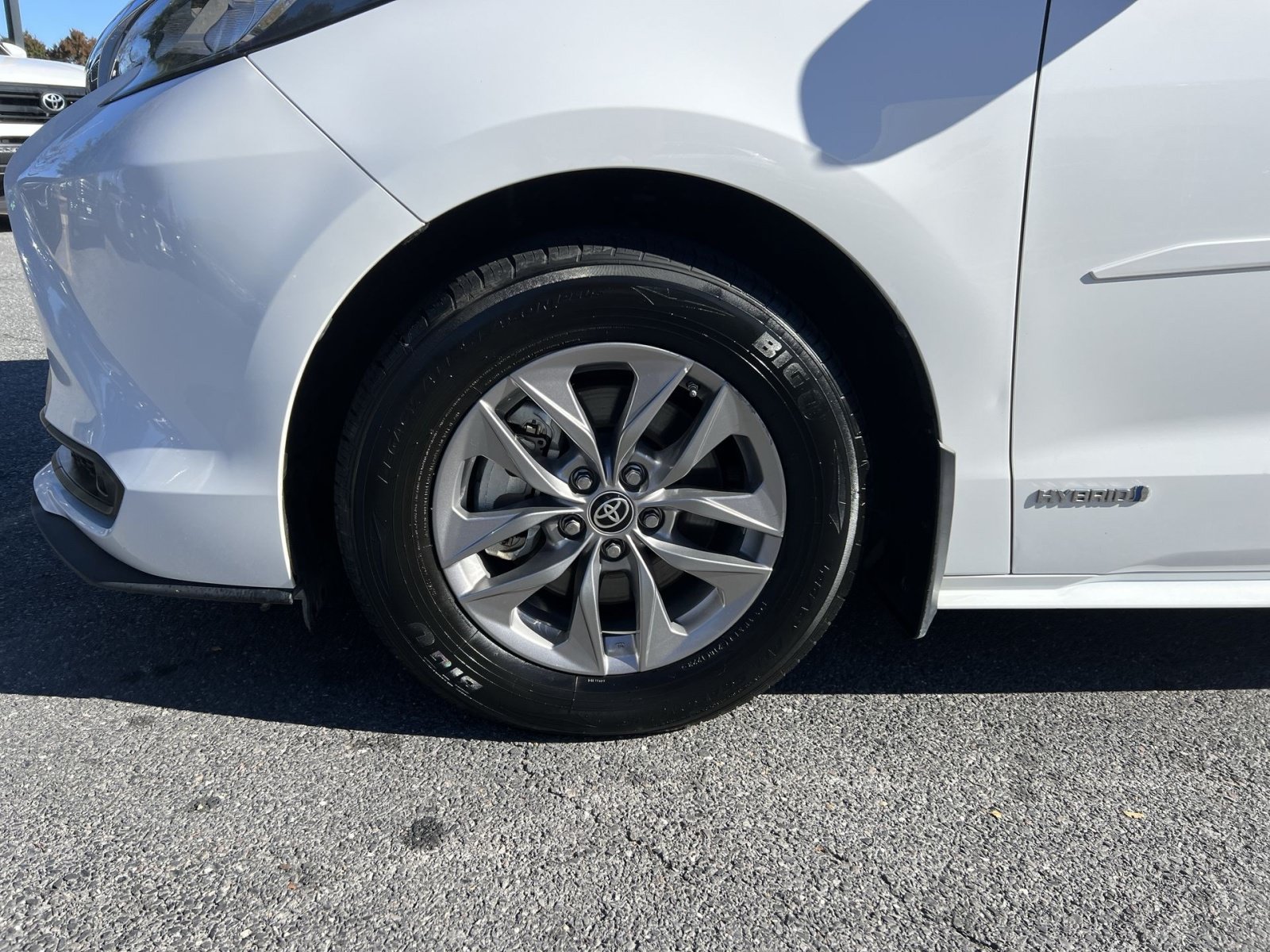 Used 2021 Toyota Sienna LE AWD/4WD image 12