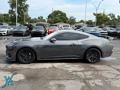 Used 2025 Ford Mustang GT RWD image 4