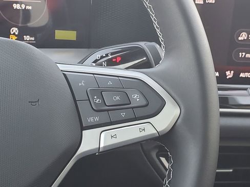 New 2026 Volkswagen Tiguan SE FWD image 24