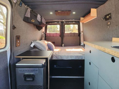 Used 2006 Dodge Sprinter 2500 w/ PWR Convenience Group RWD image 1
