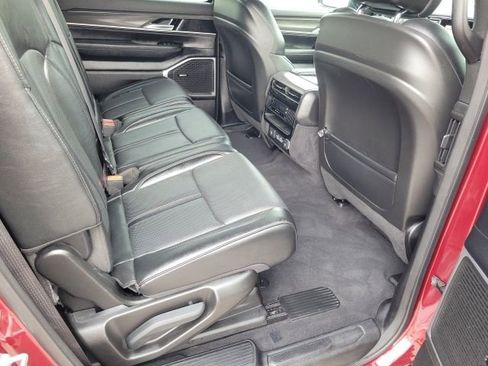 Used 2023 Jeep Wagoneer L Series III w/ Preferred Equipment Group AWD/4WD image 14