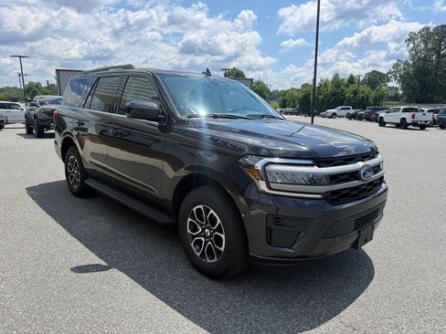 Used 2024 Ford Expedition XLT AWD/4WD image 9