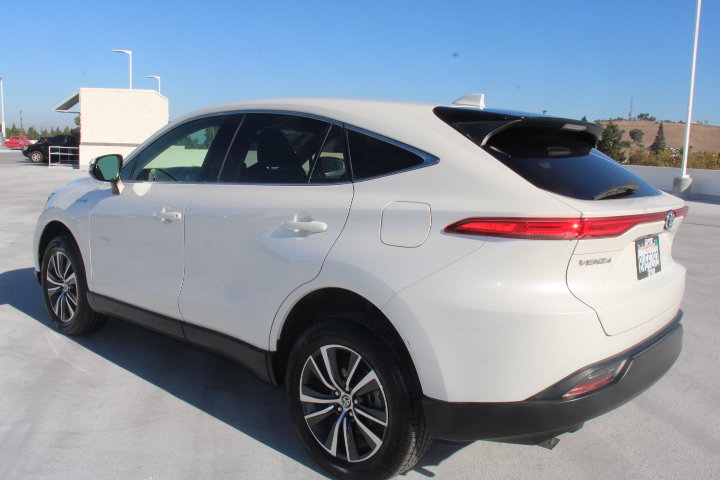 Certified 2021 Toyota Venza LE w/ Carpet Mat Package (TMS) AWD/4WD image 5
