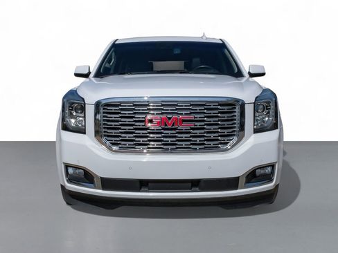 Used 2020 GMC Yukon Denali w/ Denali Ultimate Package image 3