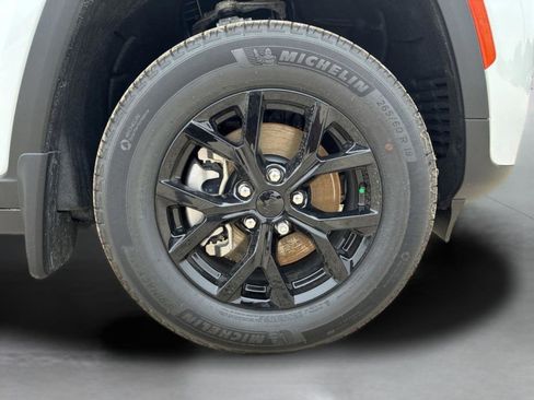 New 2026 Jeep Grand Cherokee L 4WD image 31