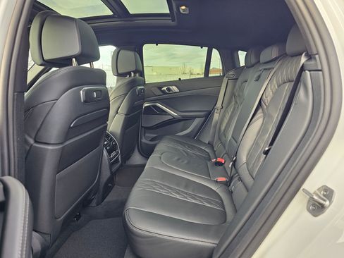 New 2026 BMW X6 xDrive40i w/ Executive Package image 13
