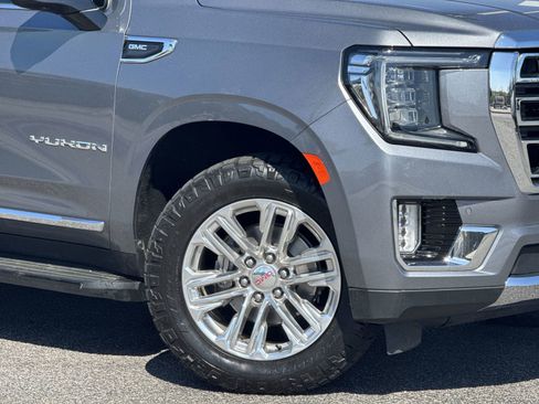 Used 2022 GMC Yukon SLT w/ SLT Premium Package AWD/4WD image 13
