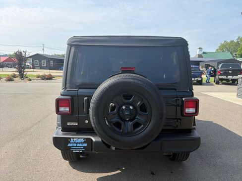 Used 2020 Jeep Wrangler Unlimited Sport AWD/4WD image 5
