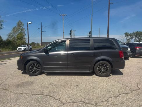 Used 2016 Dodge Grand Caravan SXT FWD image 7