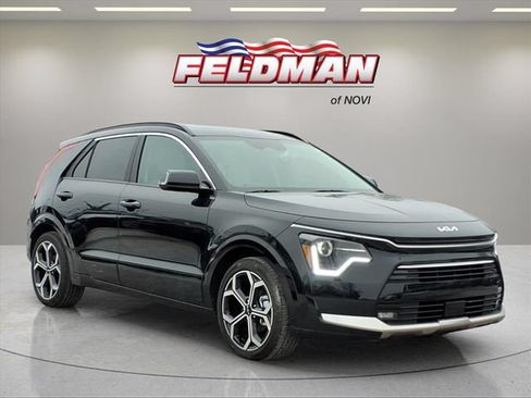 Used 2024 Kia Niro EX Touring FWD image 3