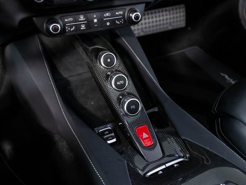 Certified 2019 Ferrari Portofino image 5