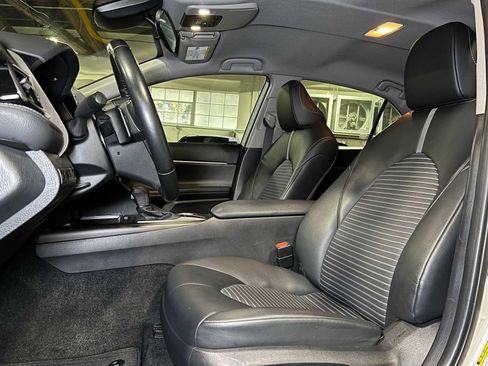 Used 2023 Toyota Camry SE w/ Cold Weather Package image 22