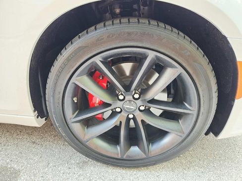 Certified 2023 Chrysler 300 C RWD image 17