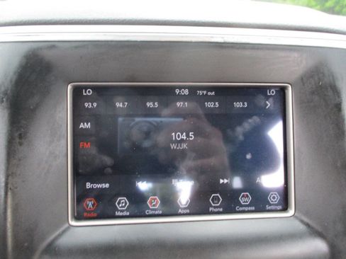 Used 2019 Jeep Grand Cherokee Laredo image 10