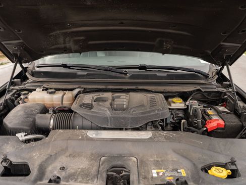 Used 2024 Jeep Wagoneer L Series II image 29