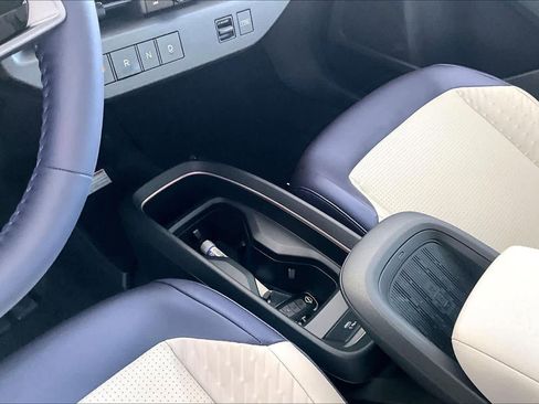 New 2026 Nissan Leaf Platinum+ w/ Cargo Package (Platinum+) image 11