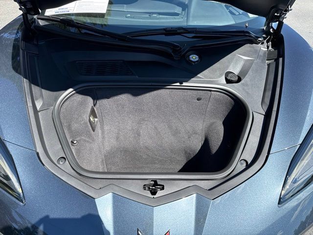 Used 2021 Chevrolet Corvette Stingray Coupe w/ Z51 Performance Package RWD image 28