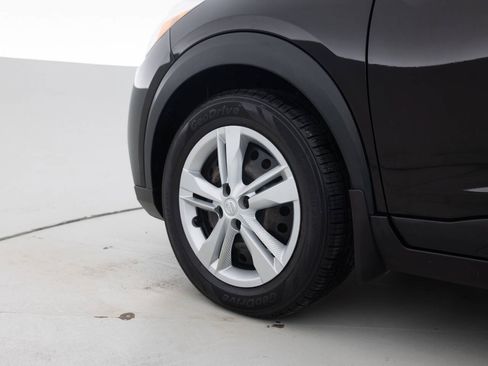 Used 2020 Nissan Kicks S FWD image 17