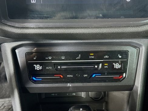 Used 2023 Volkswagen Tiguan SE image 23