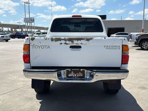 Used 2001 Toyota Tacoma PreRunner RWD image 4
