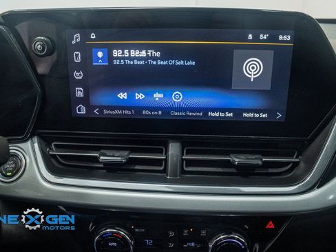 Used 2025 Chevrolet Trax LT w/ Driver Confidence Package image 17