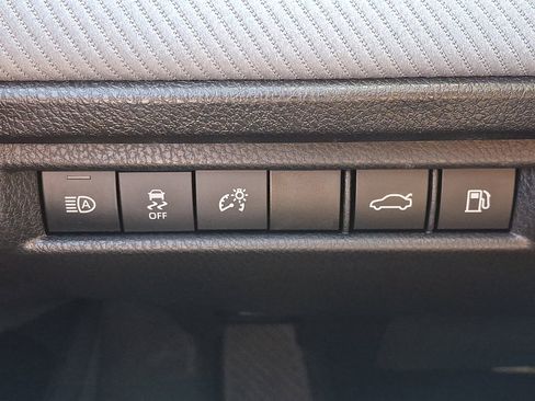 Used 2025 Toyota Camry SE image 24