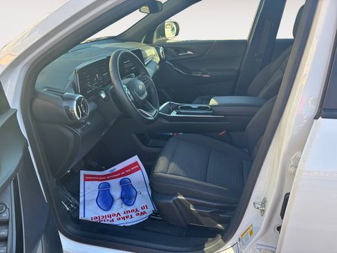 Used 2025 Chevrolet Equinox LT image 9