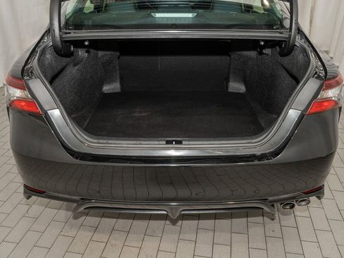 Used 2023 Toyota Camry SE image 5