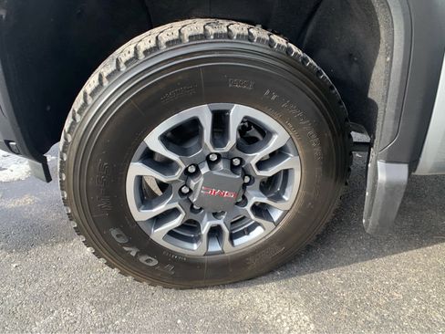 Used 2024 GMC Sierra 2500 SLT w/ SLT Premium Package image 7