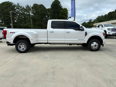 Used 2019 Ford F350 Platinum w/ Platinum Ultimate Package AWD/4WD image 5