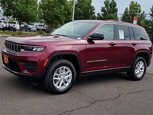 New 2025 Jeep Grand Cherokee Laredo X w/ Luxury Tech Group I image 4