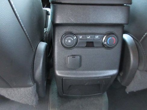 Used 2015 Ford Explorer XLT w/ Equipment Group 202A AWD/4WD image 23