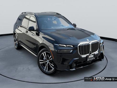 Used 2025 BMW X7 xDrive40i w/ M Sport Package AWD/4WD image 3