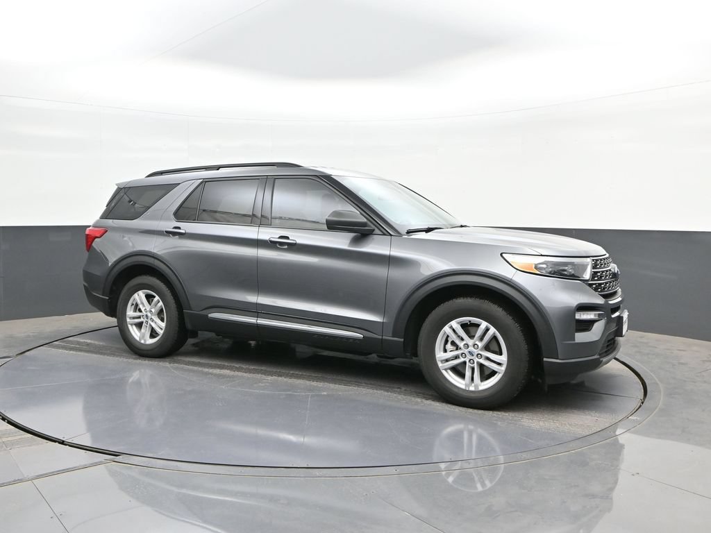 Used 2024 Ford Explorer XLT w/ Equipment Group 202A RWD image 17