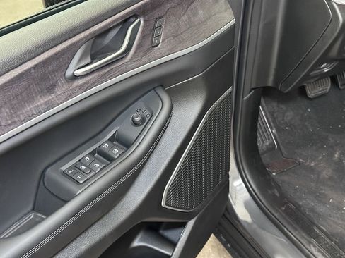 New 2025 Jeep Grand Cherokee Limited w/ Black Appearance Package image 18