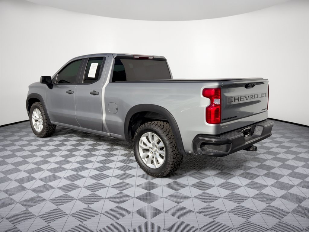 Used 2023 Chevrolet Silverado 1500 Custom RWD image 3
